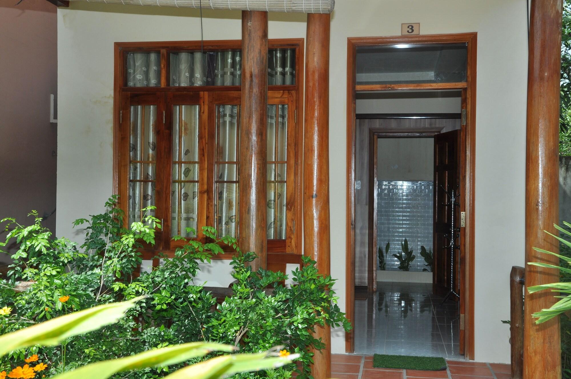 Thuy Van Bungalow Дуонг-Донг Экстерьер фото